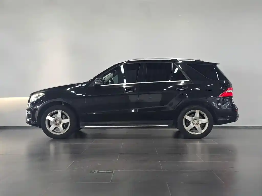Mercedes-Benz M-Class — миниатюра 2