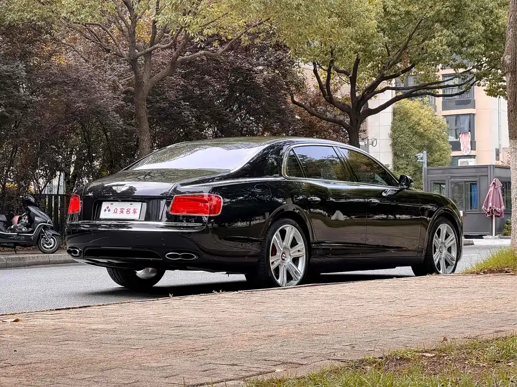 Bentley Flying Spur — миниатюра 5