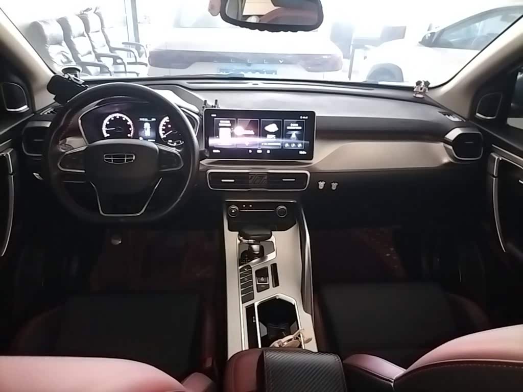Geely Binyue 1.4 л 2022 г. Белый, пробег 24700 км