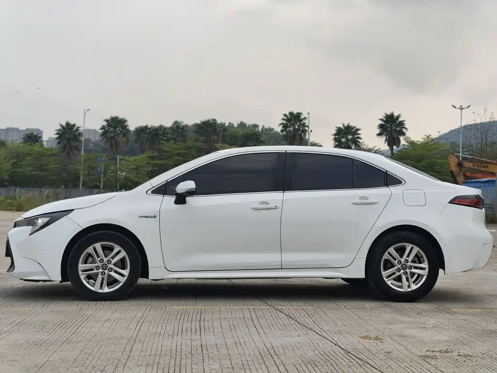 Toyota Corolla Levin 2019 1.8H E-CVT Luxury V