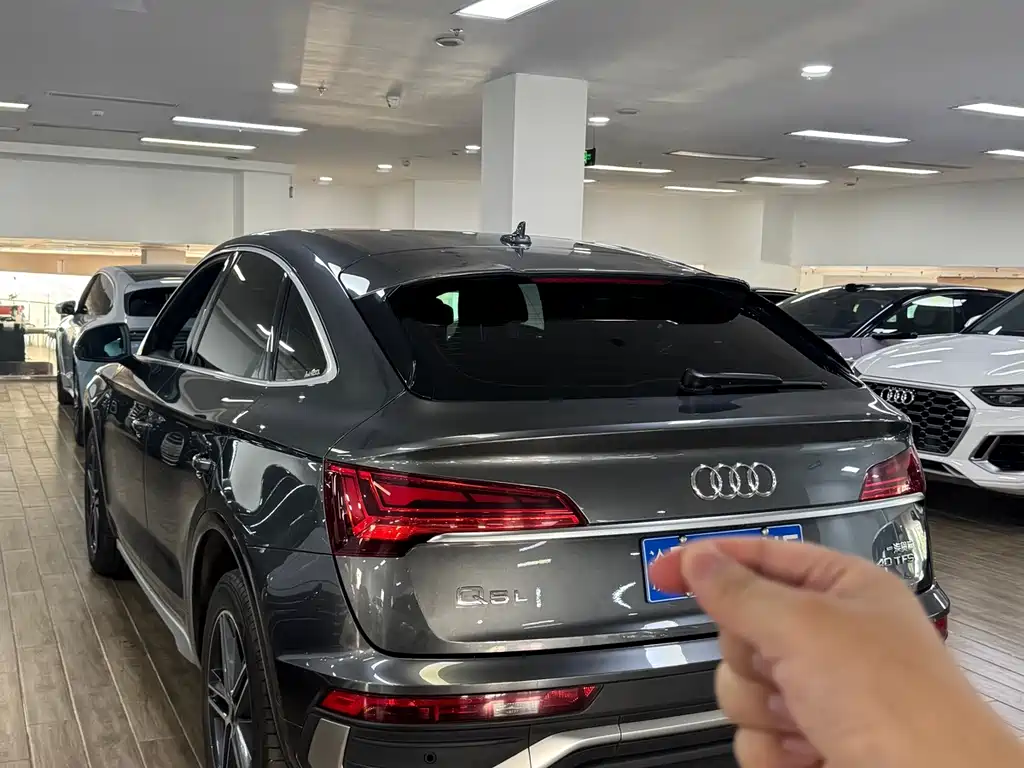 Audi Q5L Sportback — миниатюра 5