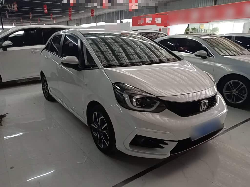 Honda Life 1.5 л 2021 г. Белый, пробег 34700 км