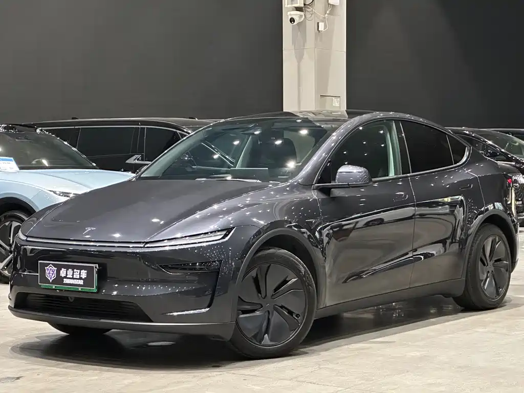 Tesla Model Y 2025