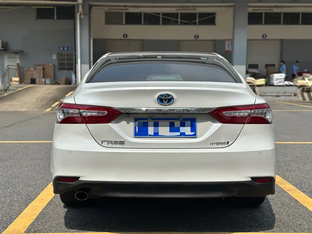 Toyota Camry — миниатюра 18