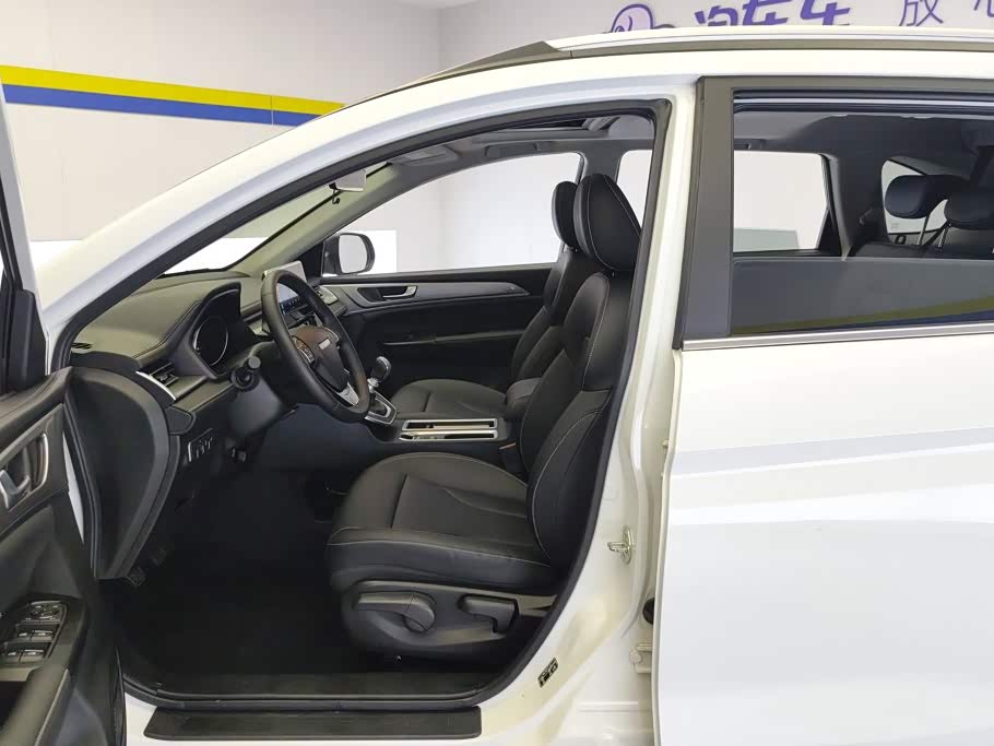 Haval Haval M6 1.5 л 2023 г. Белый, пробег 15700 км