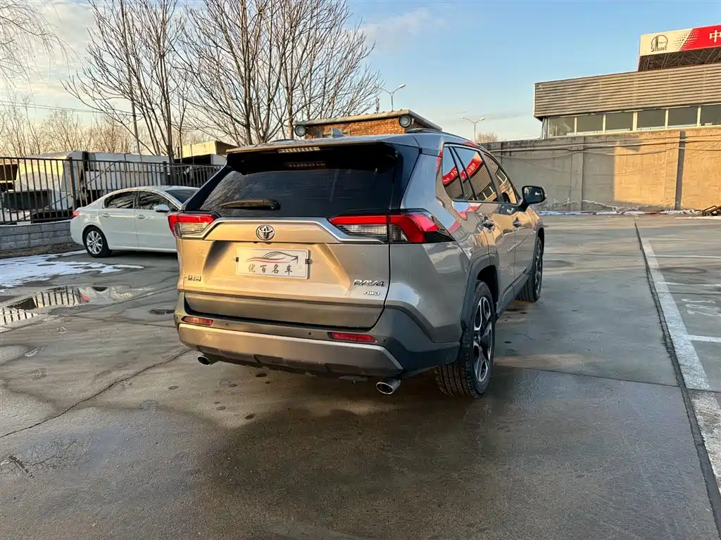 TOYOTA RAV4 RONGFANG