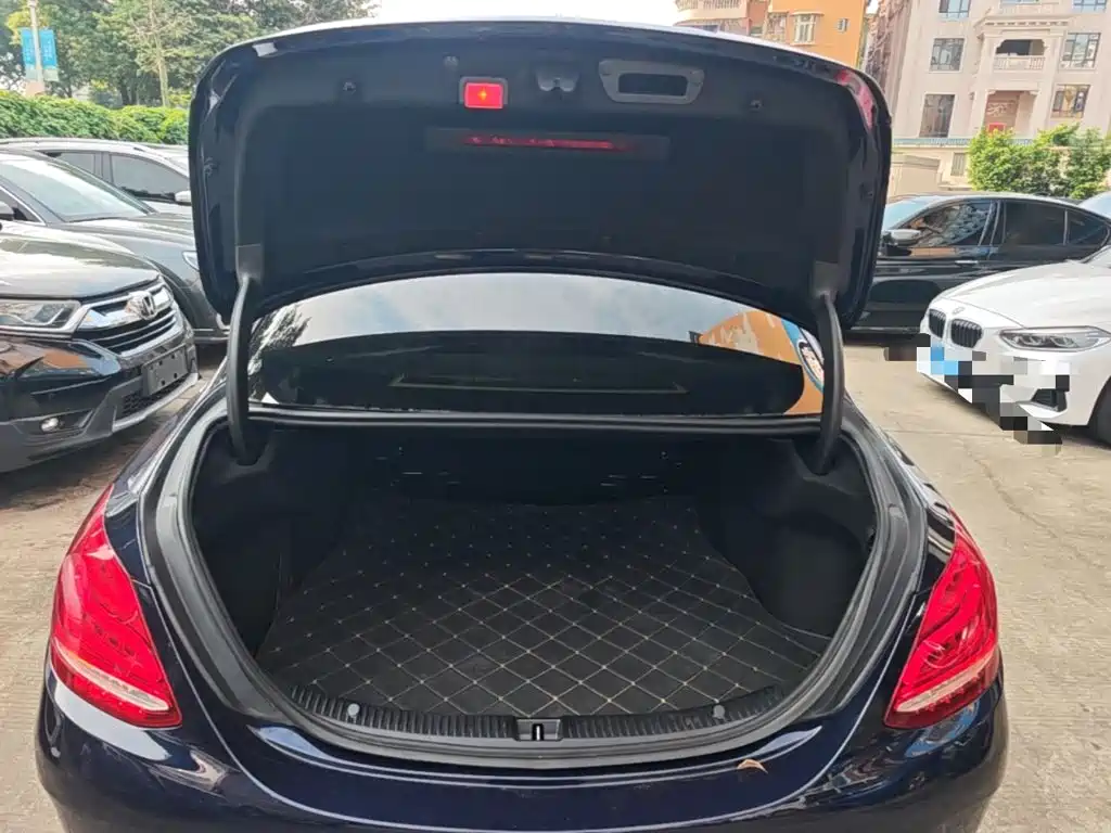 Mercedes-Benz C-Class — миниатюра 19
