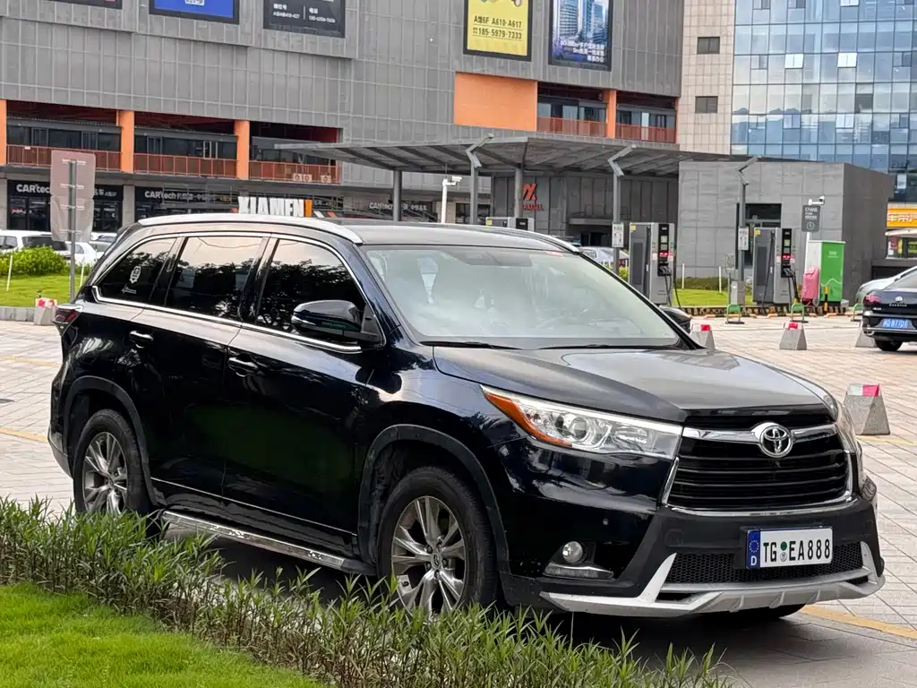 Toyota Highlander — миниатюра 3