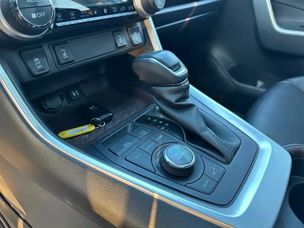 TOYOTA RAV4 RONGFANG