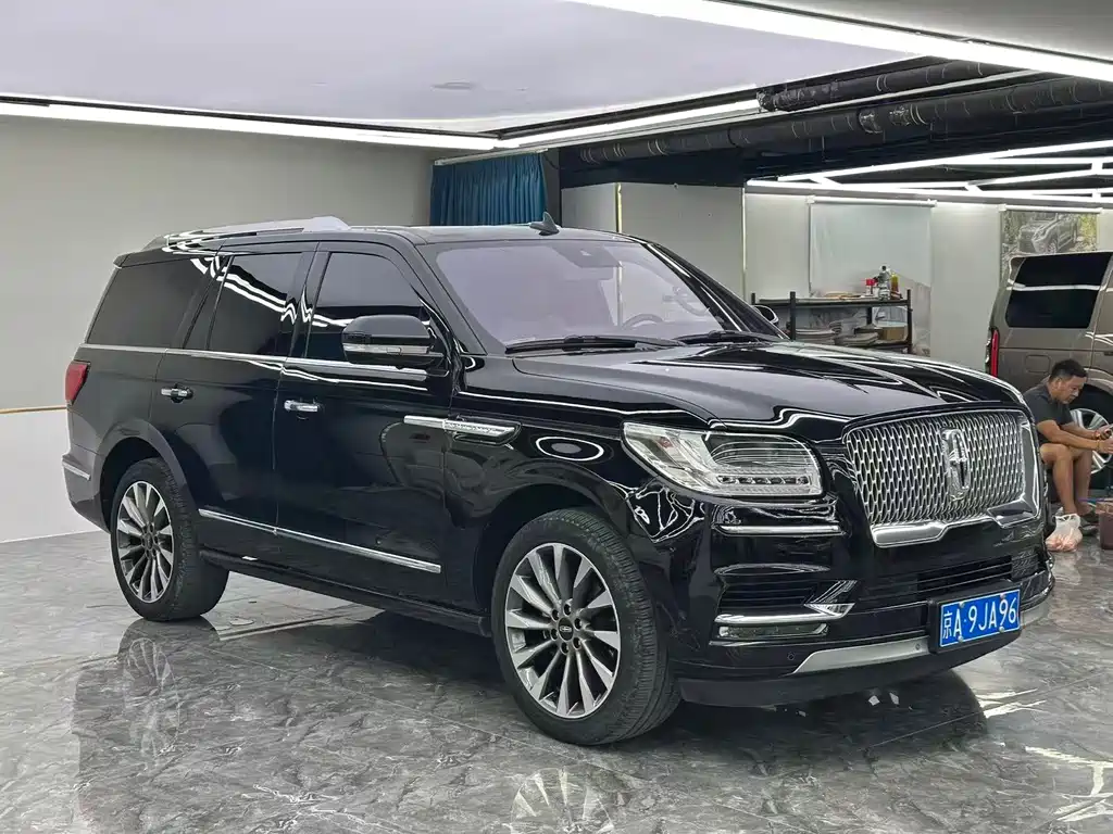 Lincoln Navigator — миниатюра 3