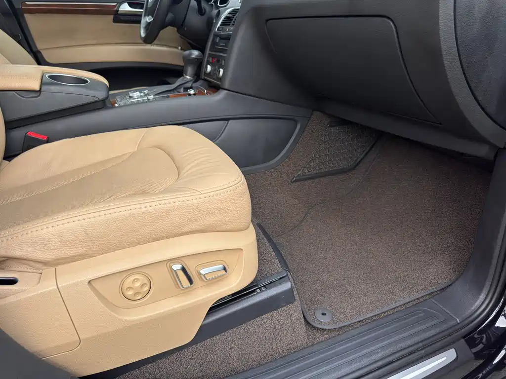 Audi Q7 — миниатюра 15
