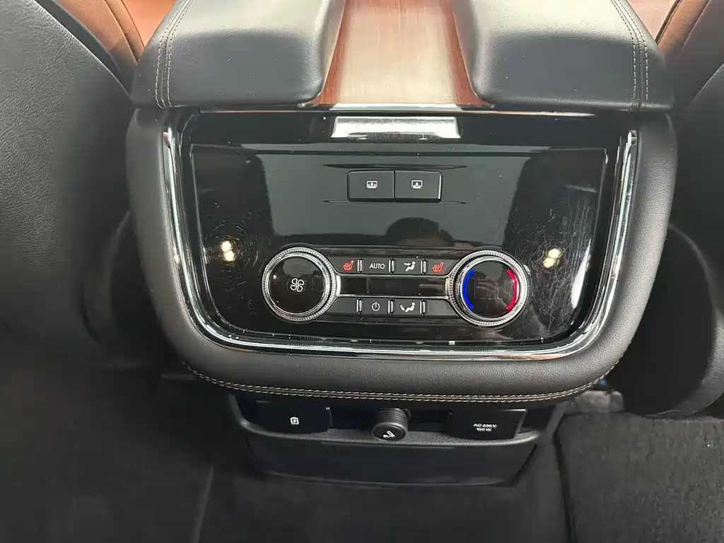 Lincoln Navigator — миниатюра 13
