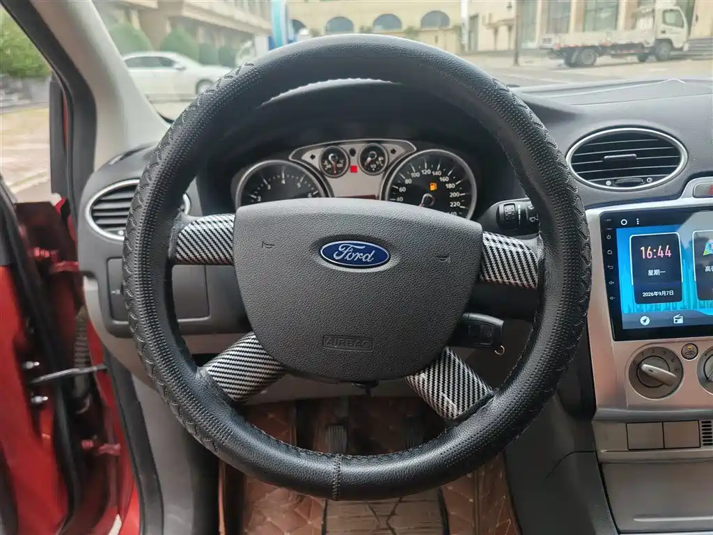 Ford Focus — миниатюра 8