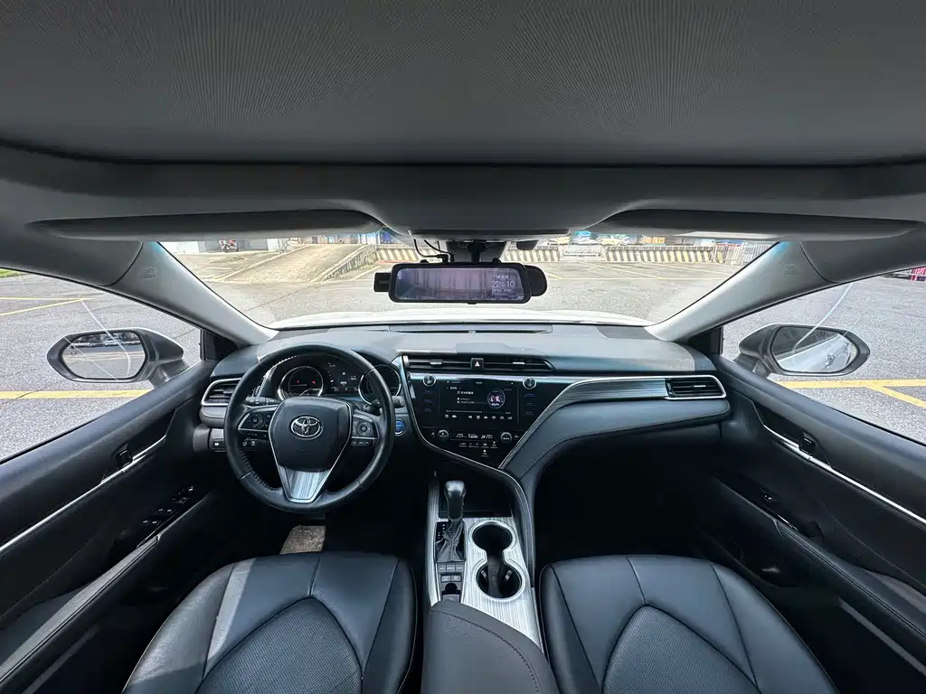 Toyota Camry — миниатюра 16