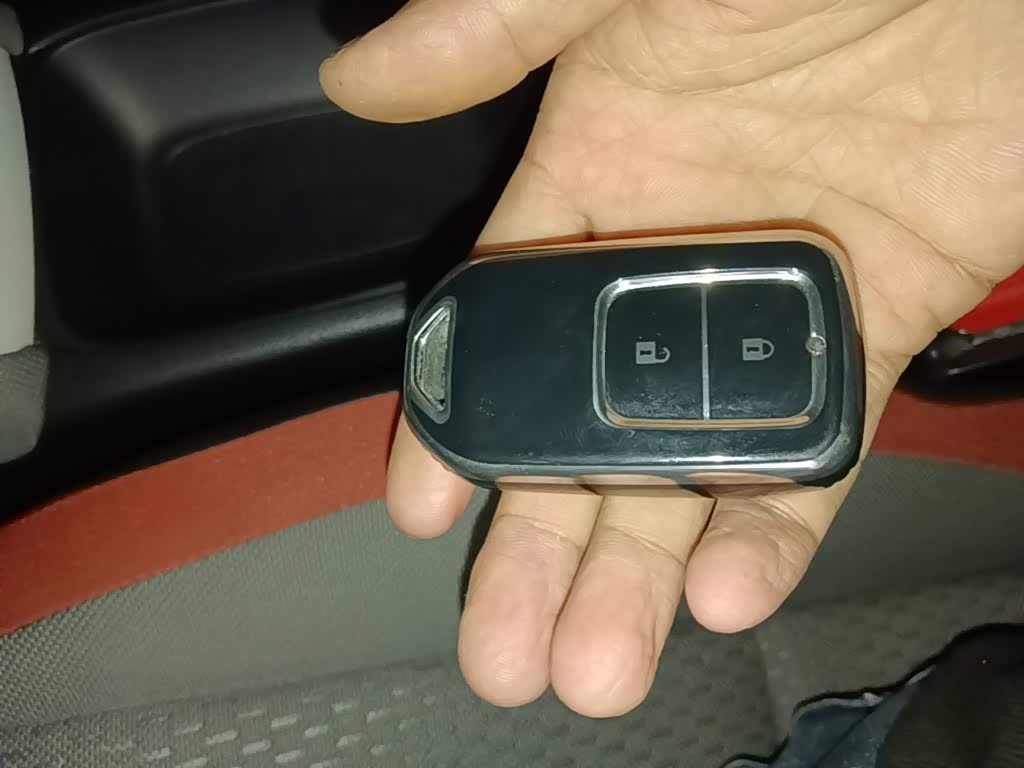 Honda Life 1.5 л 2021 г. Белый, пробег 34700 км