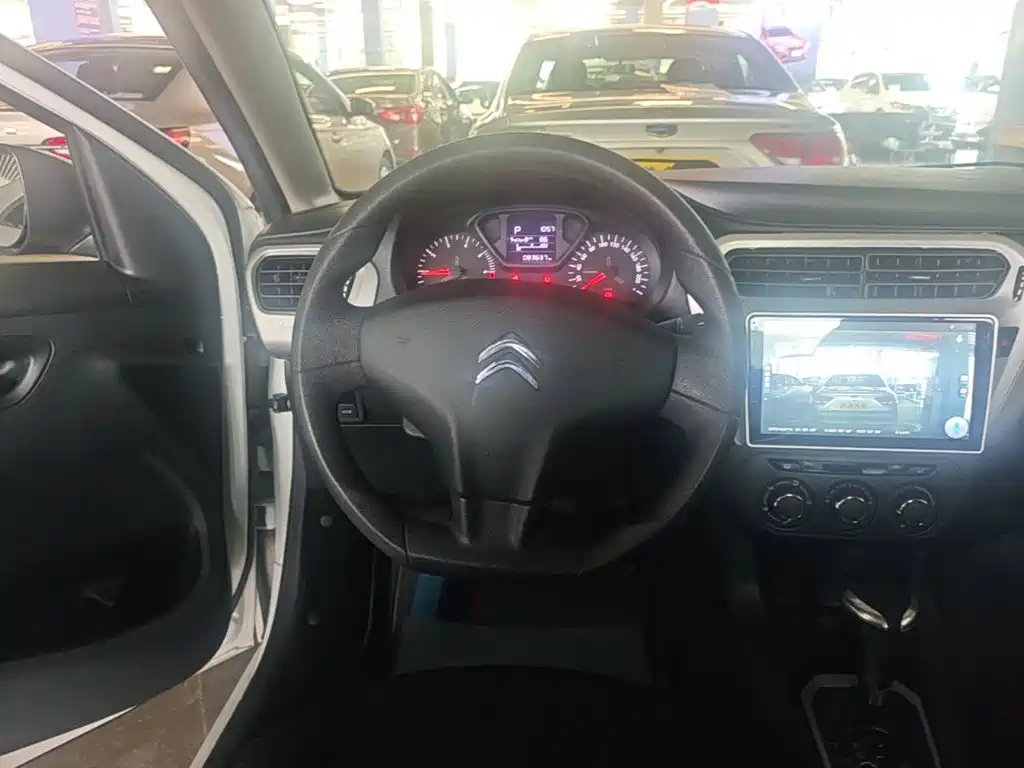 Citroen Elysee — миниатюра 11
