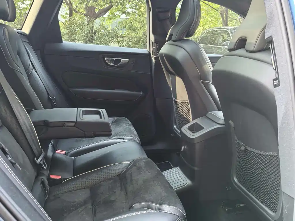 Volvo XC60 2019 T8 E Luxury VI