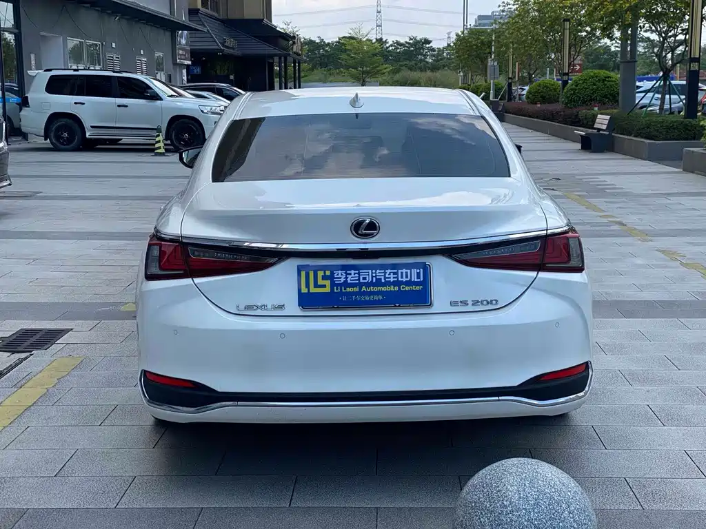 Lexus ES — миниатюра 3