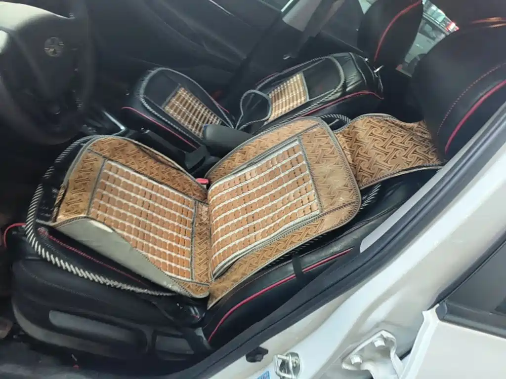 Hyundai Elantra — миниатюра 15