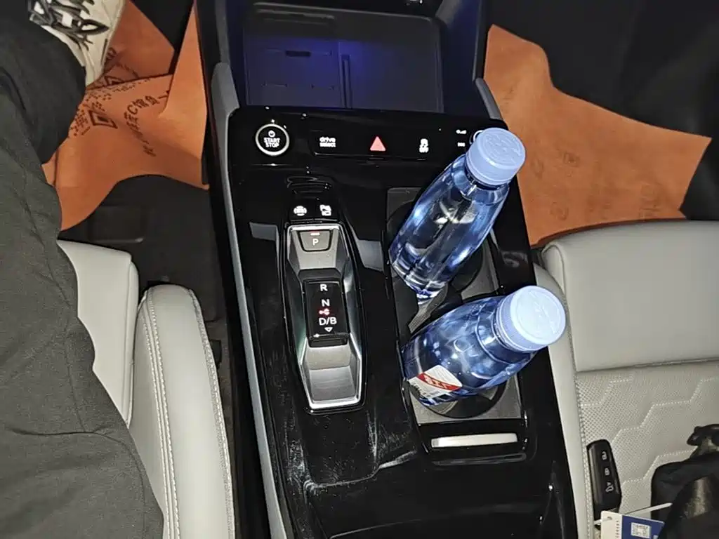Audi Q6L e-tron — миниатюра 14