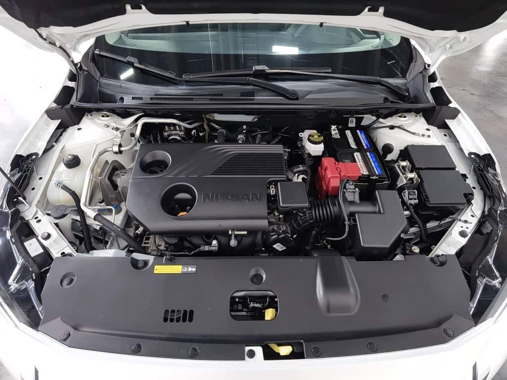 Nissan Sylphy 1.6 л 2023 г. Белый, пробег 25900 км