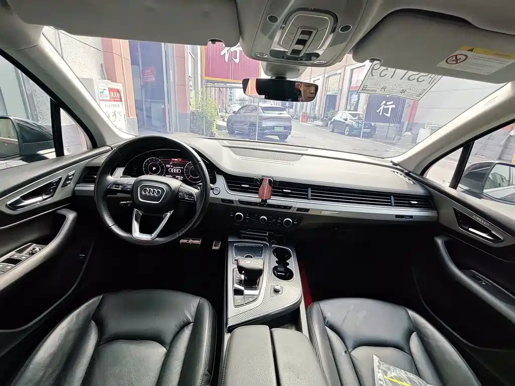 Audi Q7 — миниатюра 11
