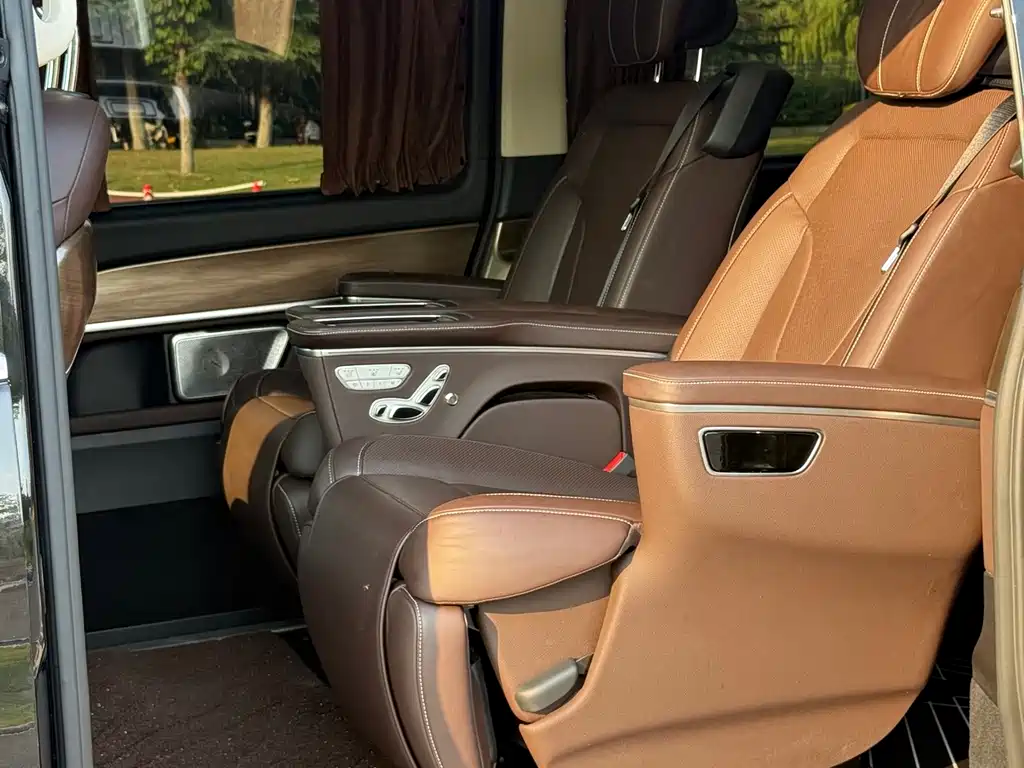 Mercedes-Benz V-Class — миниатюра 7