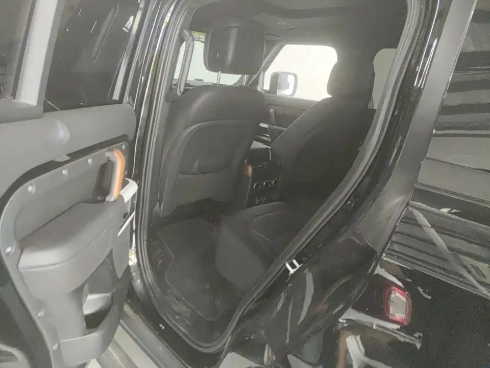 Land Rover Defender — миниатюра 8