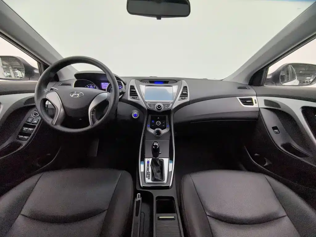 Hyundai Elantra Langdong — миниатюра 5