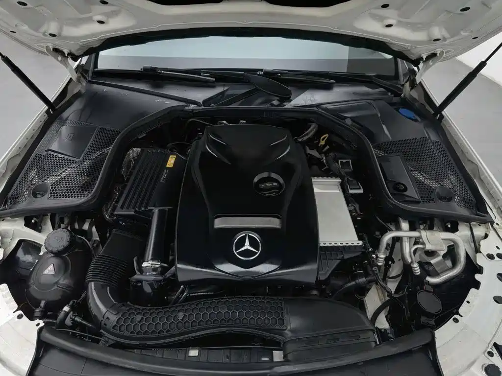 Mercedes-Benz C-Class — миниатюра 6