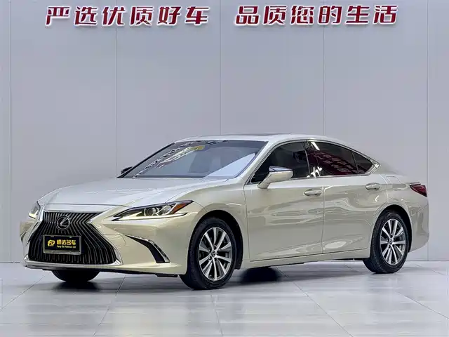 LEXUS ES 2018