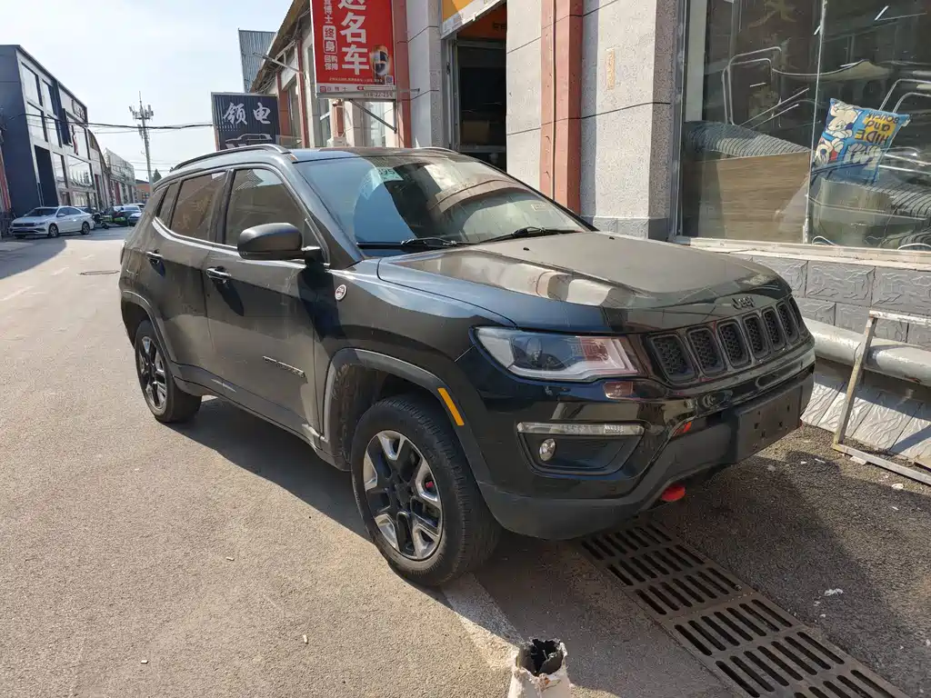 Jeep Compass — миниатюра 3