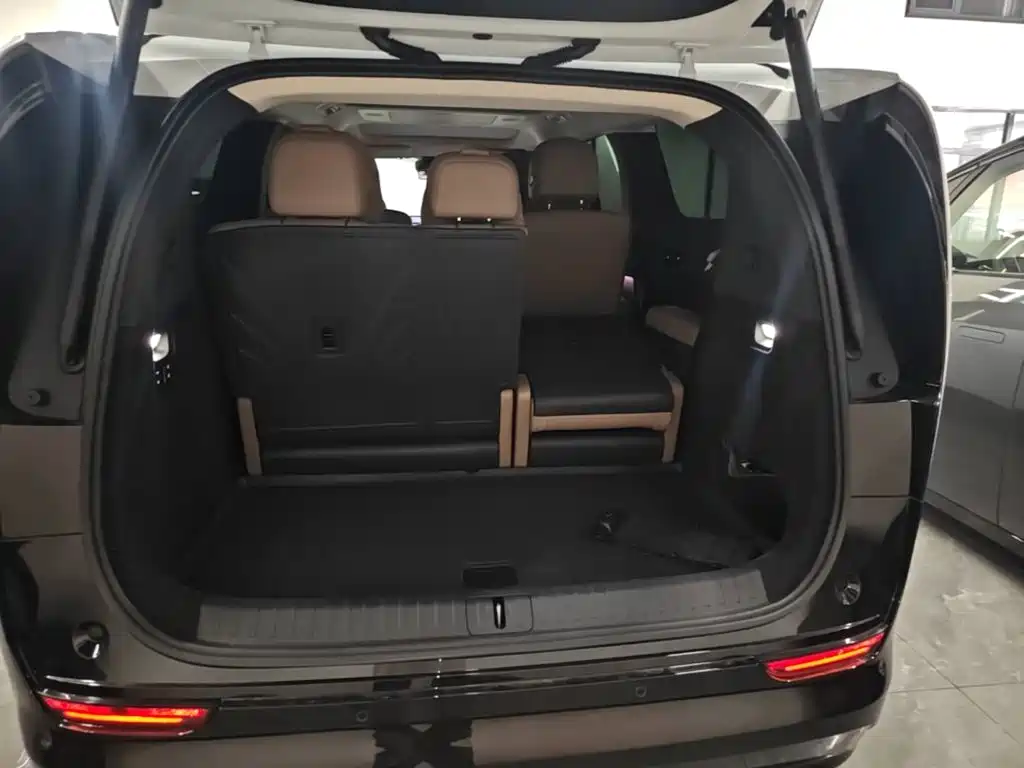 Li Auto Li MEGA — миниатюра 19