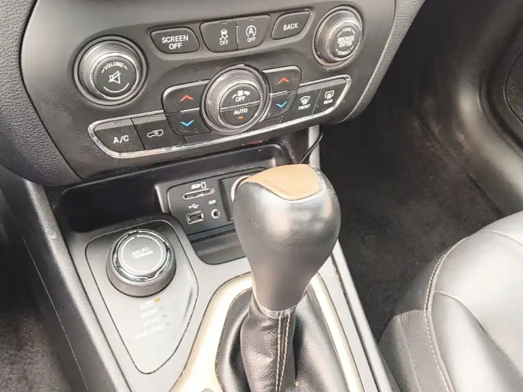 Jeep Cherokee — миниатюра 14