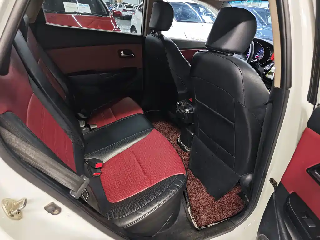 Kia K2 — миниатюра 11