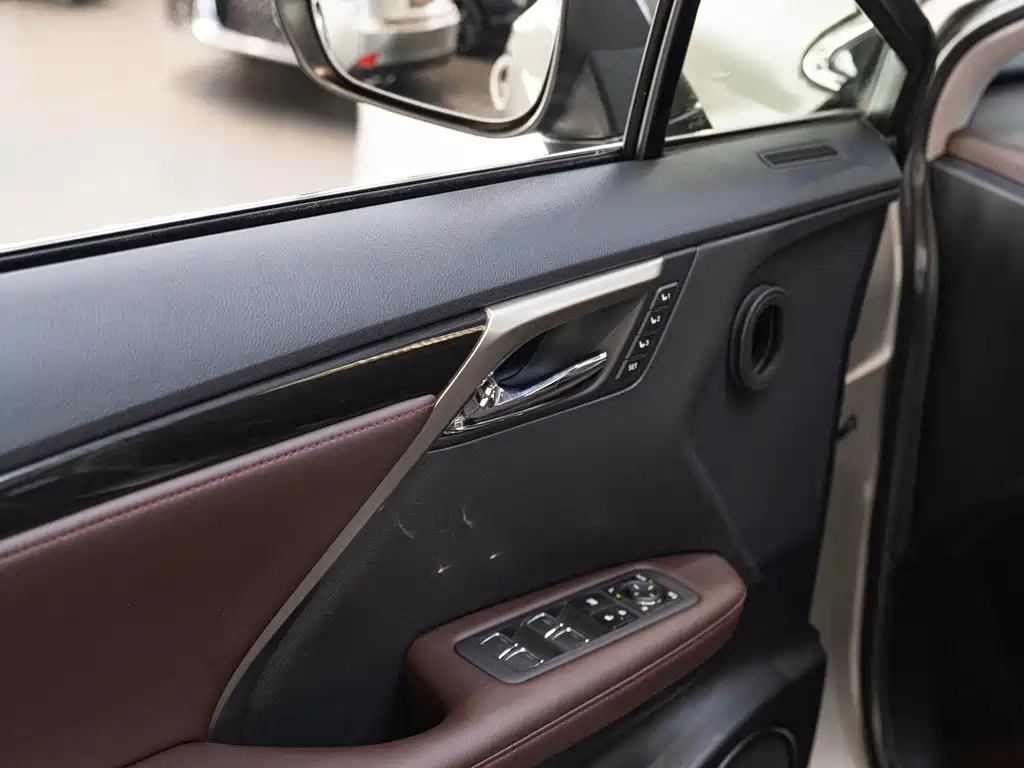Lexus RX — миниатюра 19