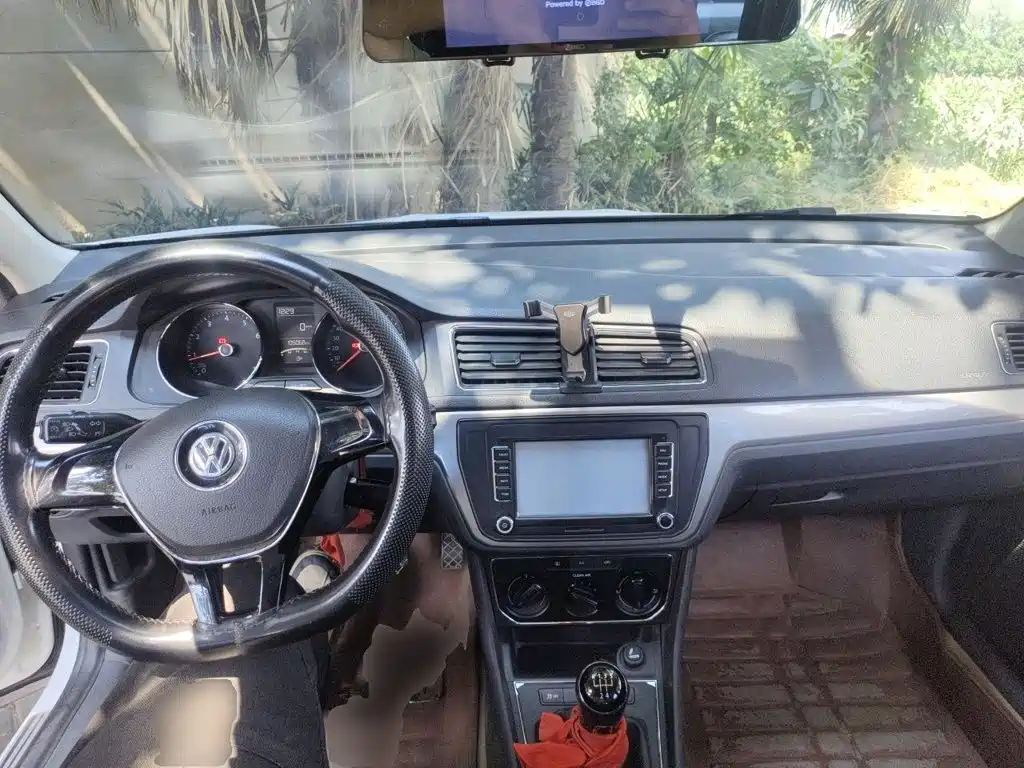 Volkswagen Lavida — миниатюра 5