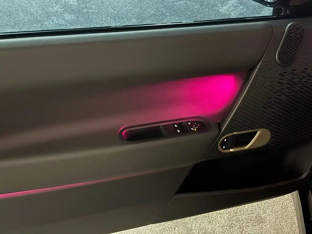 MINI MINI COOPER EV — миниатюра 8