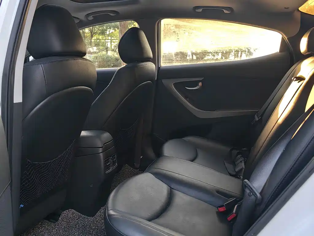 Hyundai Elantra Langdong — миниатюра 5