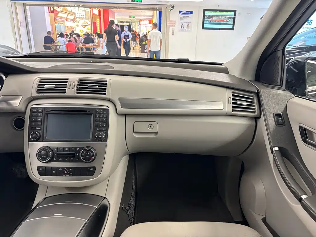 Mercedes-Benz R-Class — миниатюра 18
