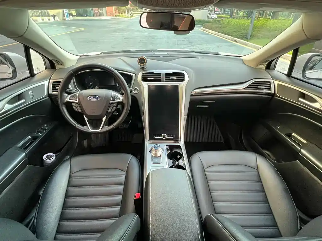 Ford Mondeo — миниатюра 8