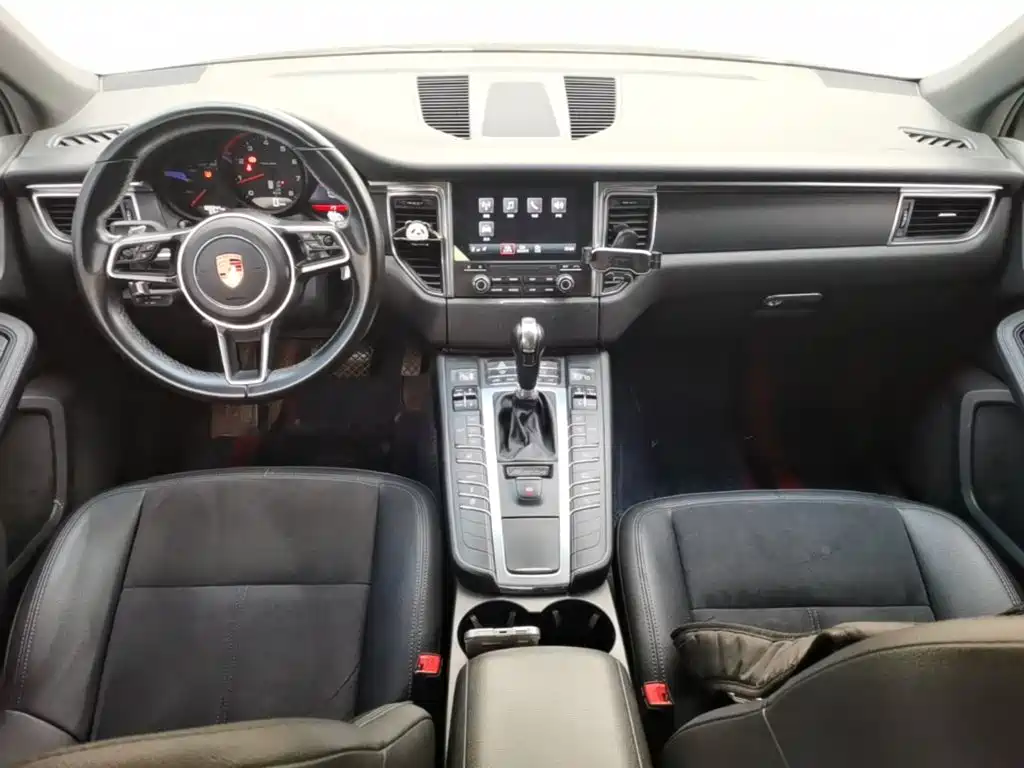 Porsche Macan — миниатюра 10