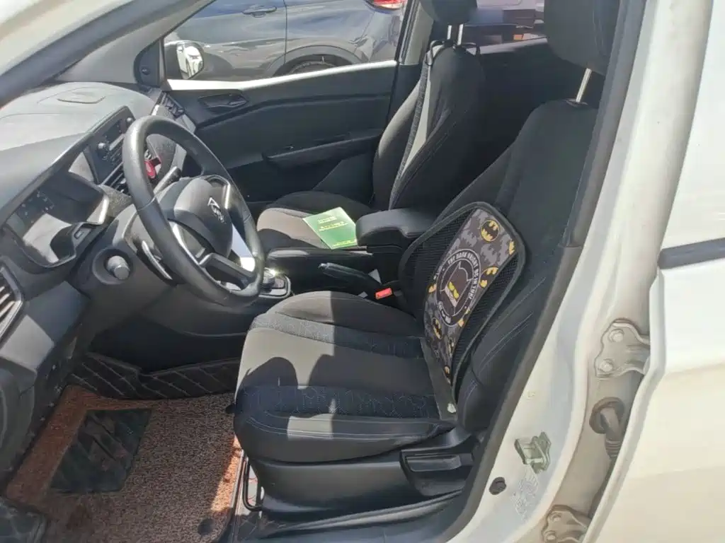 Baojun 310W — миниатюра 8