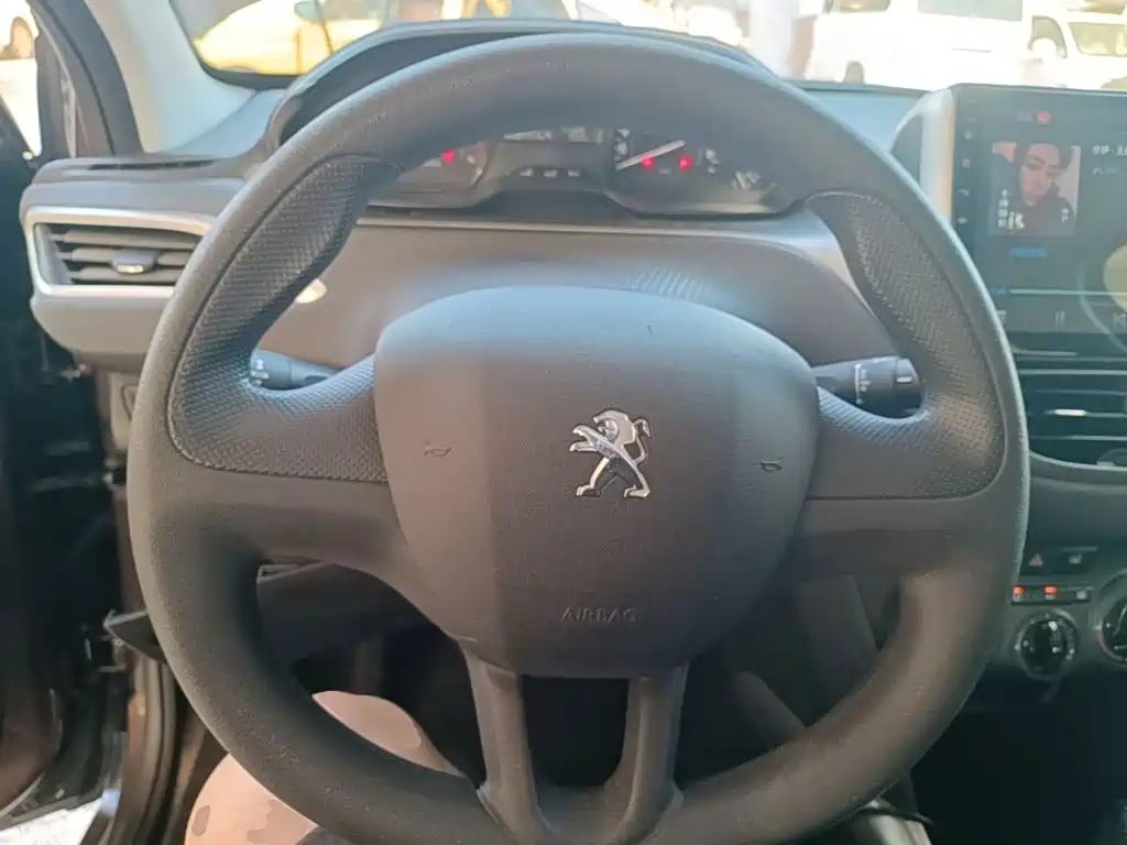 Peugeot 2008 — миниатюра 11