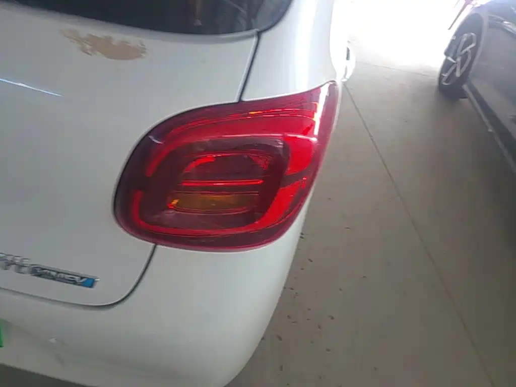 Wuling MINIEV — миниатюра 8
