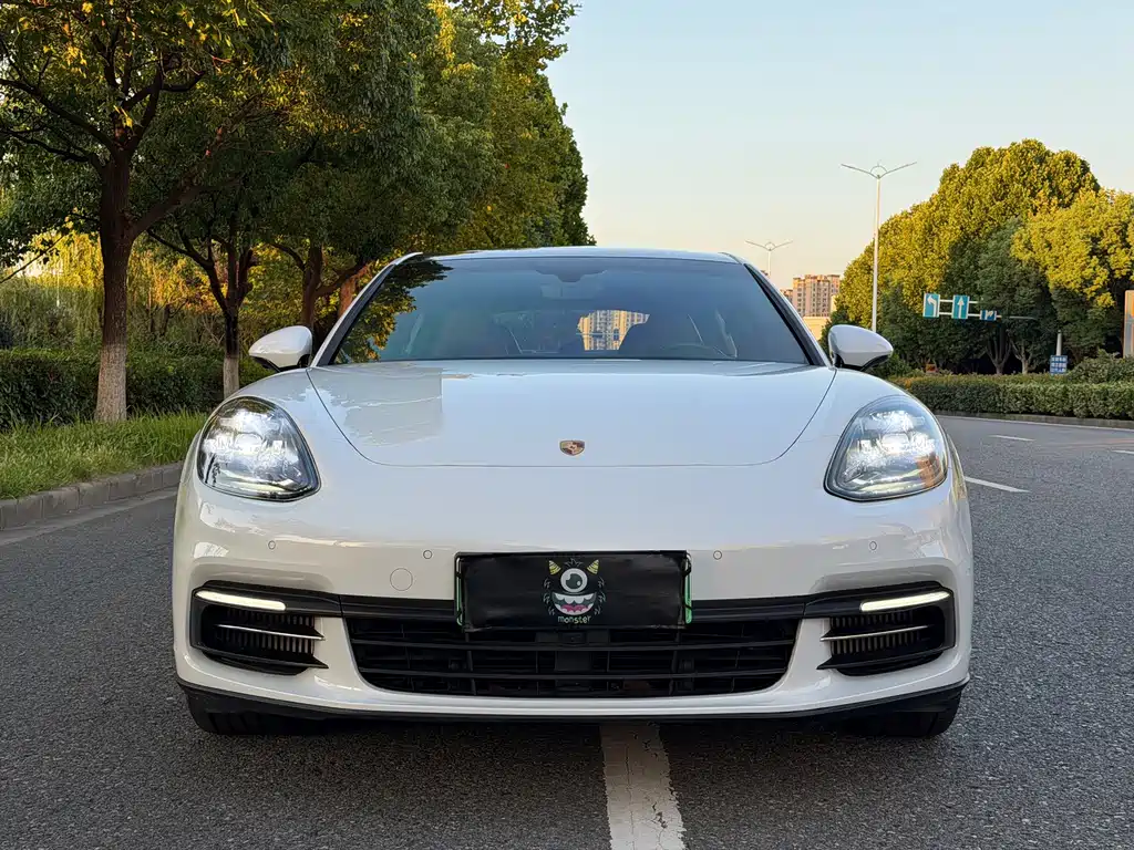 Porsche Panamera Hybrid — миниатюра 2