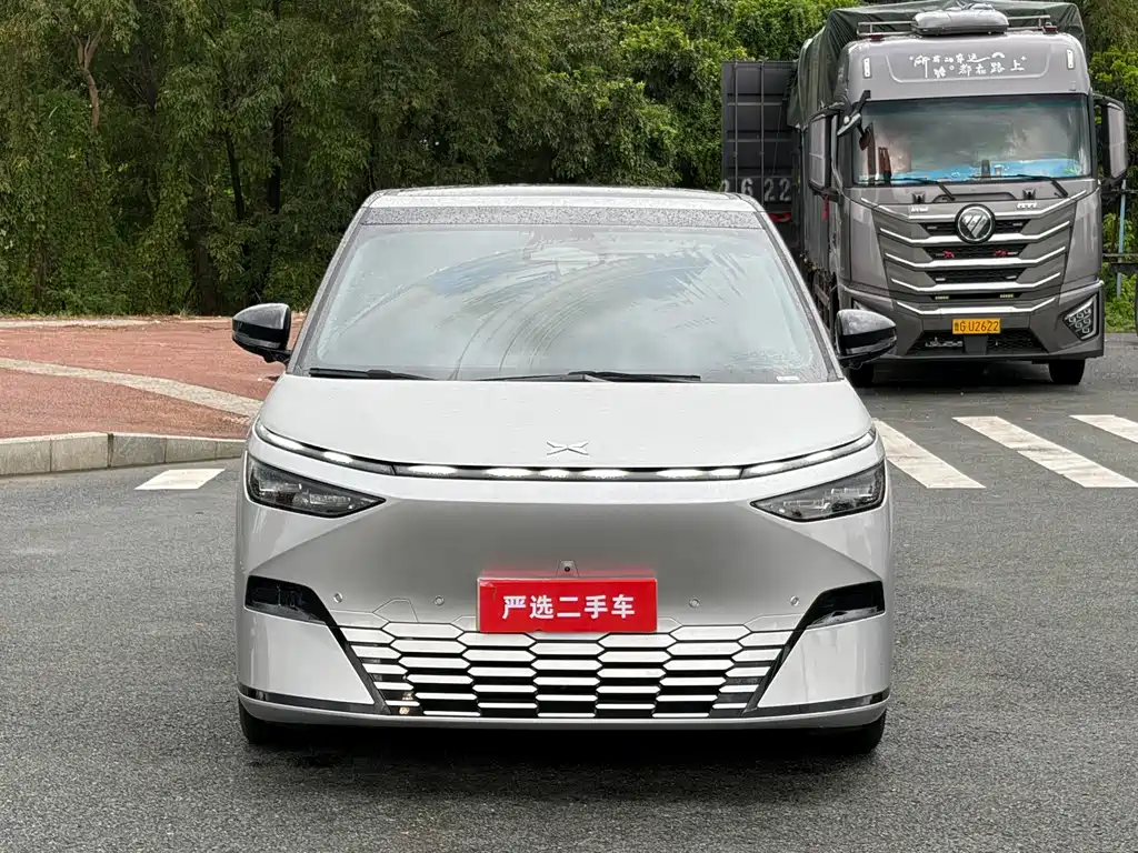 Xpeng X9 2024 702 Max