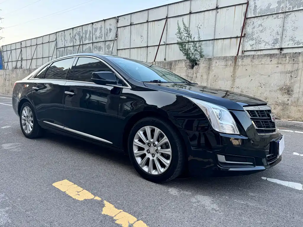 CADILLAC XTS