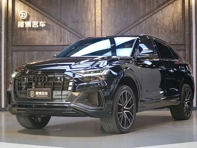 AUDI Q8 2022