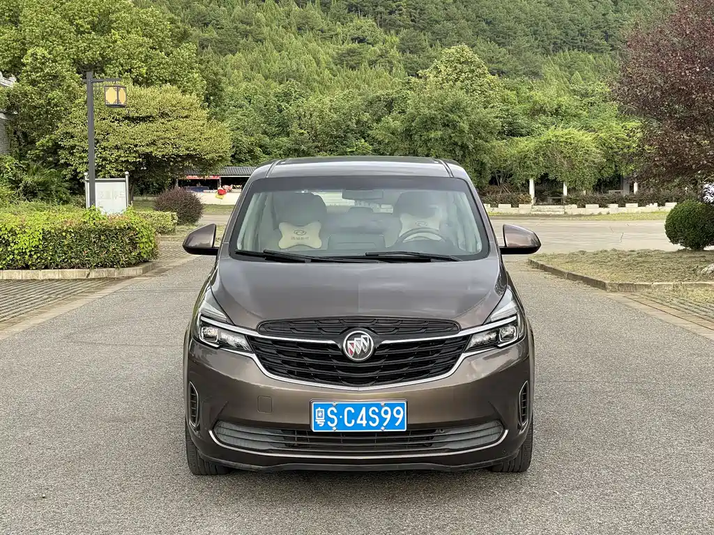 Buick GL8 — миниатюра 2